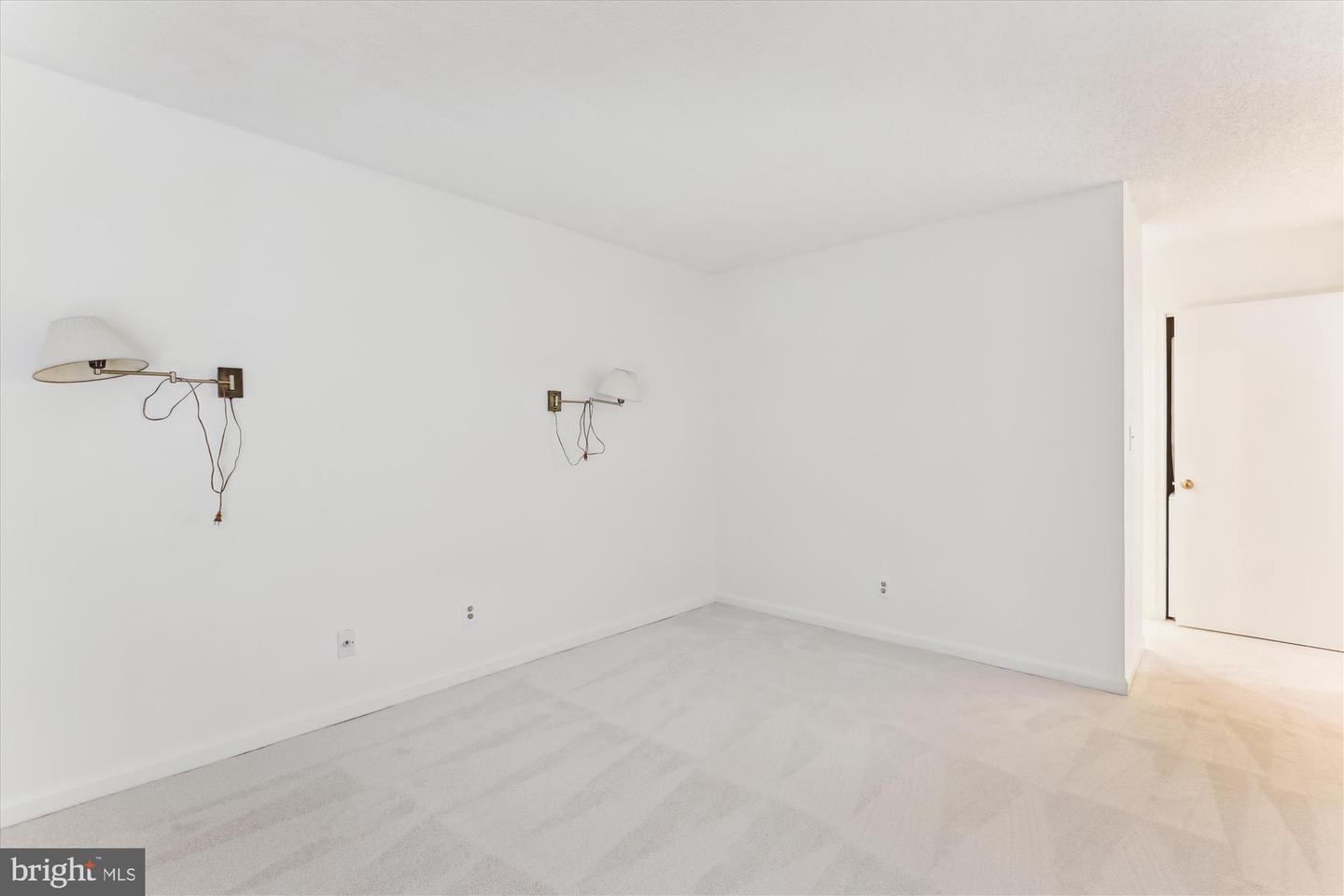 801-NORTH N HOWARD ST #305, ALEXANDRIA, Virginia 22304, 2 Bedrooms Bedrooms, 5 Rooms Rooms,2 BathroomsBathrooms,Residential,For sale,801-NORTH N HOWARD ST #305,VAAX2045632 MLS # VAAX2045632