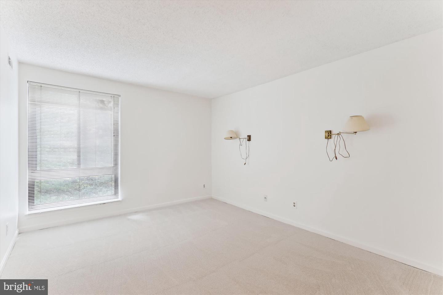 801-NORTH N HOWARD ST #305, ALEXANDRIA, Virginia 22304, 2 Bedrooms Bedrooms, 5 Rooms Rooms,2 BathroomsBathrooms,Residential,For sale,801-NORTH N HOWARD ST #305,VAAX2045632 MLS # VAAX2045632
