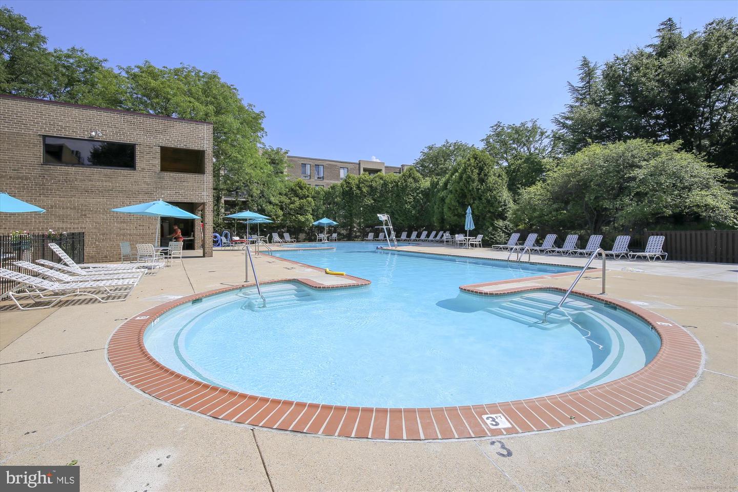 801-NORTH N HOWARD ST #305, ALEXANDRIA, Virginia 22304, 2 Bedrooms Bedrooms, 5 Rooms Rooms,2 BathroomsBathrooms,Residential,For sale,801-NORTH N HOWARD ST #305,VAAX2045632 MLS # VAAX2045632