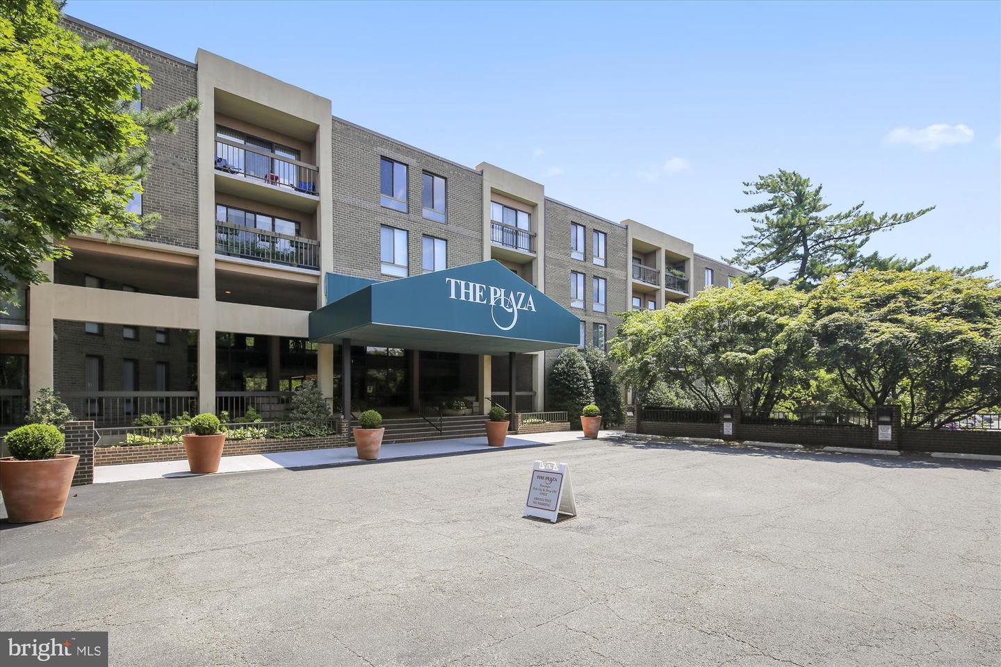 801-NORTH N HOWARD ST #305, ALEXANDRIA, Virginia 22304, 2 Bedrooms Bedrooms, 5 Rooms Rooms,2 BathroomsBathrooms,Residential,For sale,801-NORTH N HOWARD ST #305,VAAX2045632 MLS # VAAX2045632