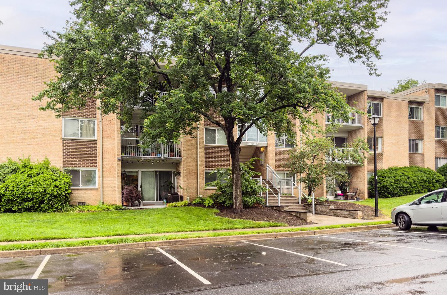 2902 KINGS CHAPEL RD #6, FALLS CHURCH, Virginia 22042, 3 Bedrooms Bedrooms, ,2 BathroomsBathrooms,Residential,For sale,2902 KINGS CHAPEL RD #6,VAFX2242696 MLS # VAFX2242696