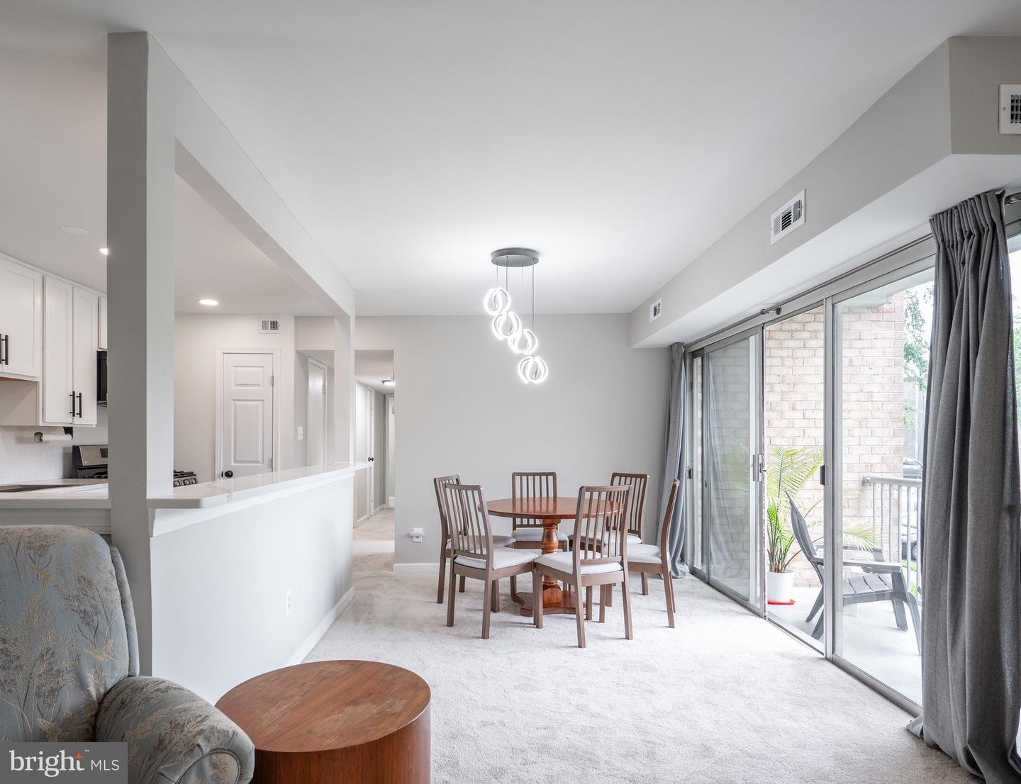 2902 KINGS CHAPEL RD #6, FALLS CHURCH, Virginia 22042, 3 Bedrooms Bedrooms, ,2 BathroomsBathrooms,Residential,For sale,2902 KINGS CHAPEL RD #6,VAFX2242696 MLS # VAFX2242696
