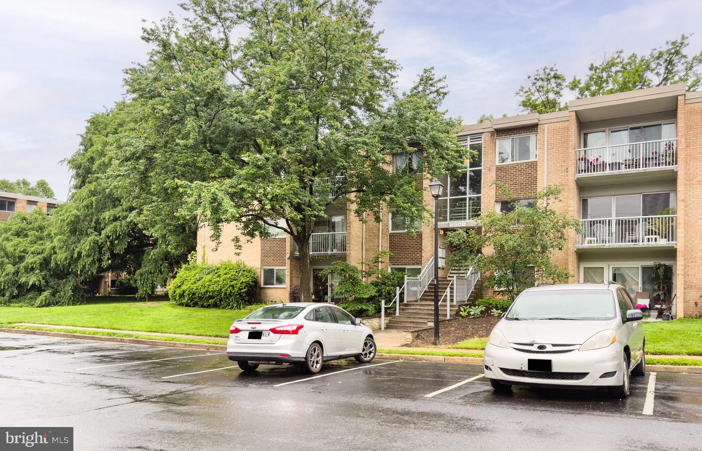 2902 KINGS CHAPEL RD #6, FALLS CHURCH, Virginia 22042, 3 Bedrooms Bedrooms, ,2 BathroomsBathrooms,Residential,For sale,2902 KINGS CHAPEL RD #6,VAFX2242696 MLS # VAFX2242696