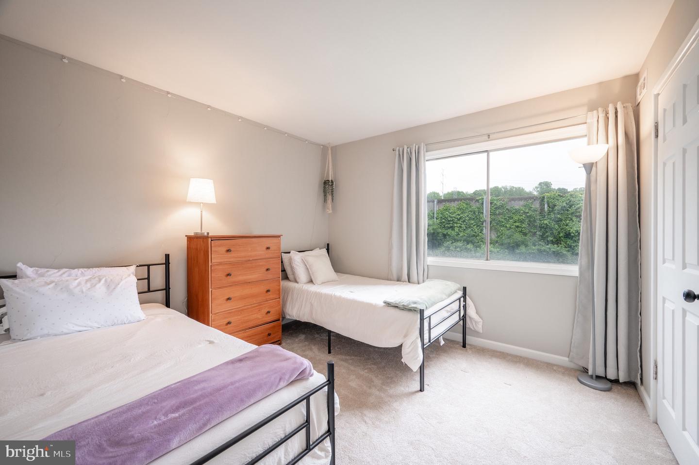 2902 KINGS CHAPEL RD #6, FALLS CHURCH, Virginia 22042, 3 Bedrooms Bedrooms, ,2 BathroomsBathrooms,Residential,For sale,2902 KINGS CHAPEL RD #6,VAFX2242696 MLS # VAFX2242696