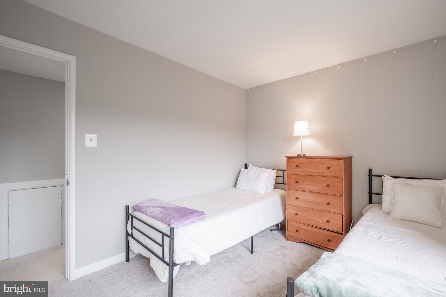 2902 KINGS CHAPEL RD #6, FALLS CHURCH, Virginia 22042, 3 Bedrooms Bedrooms, ,2 BathroomsBathrooms,Residential,For sale,2902 KINGS CHAPEL RD #6,VAFX2242696 MLS # VAFX2242696