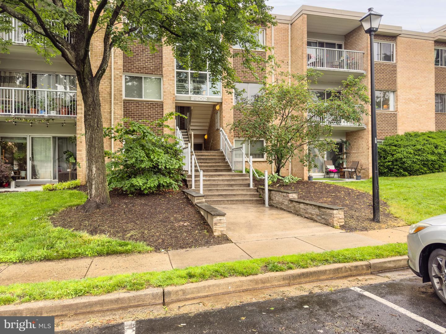2902 KINGS CHAPEL RD #6, FALLS CHURCH, Virginia 22042, 3 Bedrooms Bedrooms, ,2 BathroomsBathrooms,Residential,For sale,2902 KINGS CHAPEL RD #6,VAFX2242696 MLS # VAFX2242696