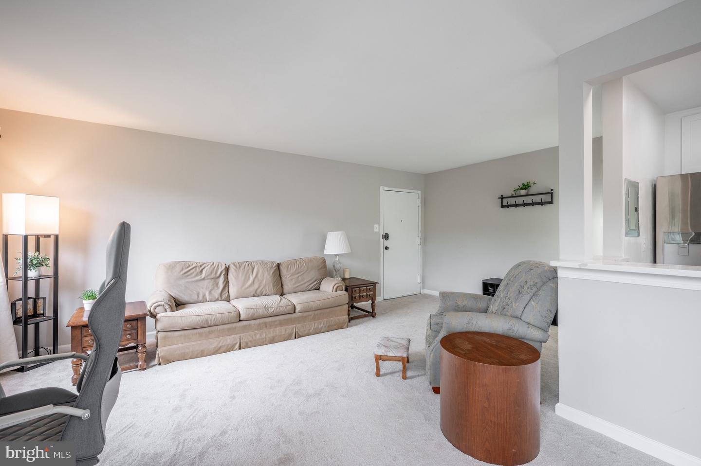 2902 KINGS CHAPEL RD #6, FALLS CHURCH, Virginia 22042, 3 Bedrooms Bedrooms, ,2 BathroomsBathrooms,Residential,For sale,2902 KINGS CHAPEL RD #6,VAFX2242696 MLS # VAFX2242696