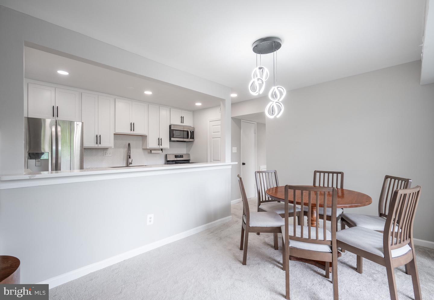2902 KINGS CHAPEL RD #6, FALLS CHURCH, Virginia 22042, 3 Bedrooms Bedrooms, ,2 BathroomsBathrooms,Residential,For sale,2902 KINGS CHAPEL RD #6,VAFX2242696 MLS # VAFX2242696