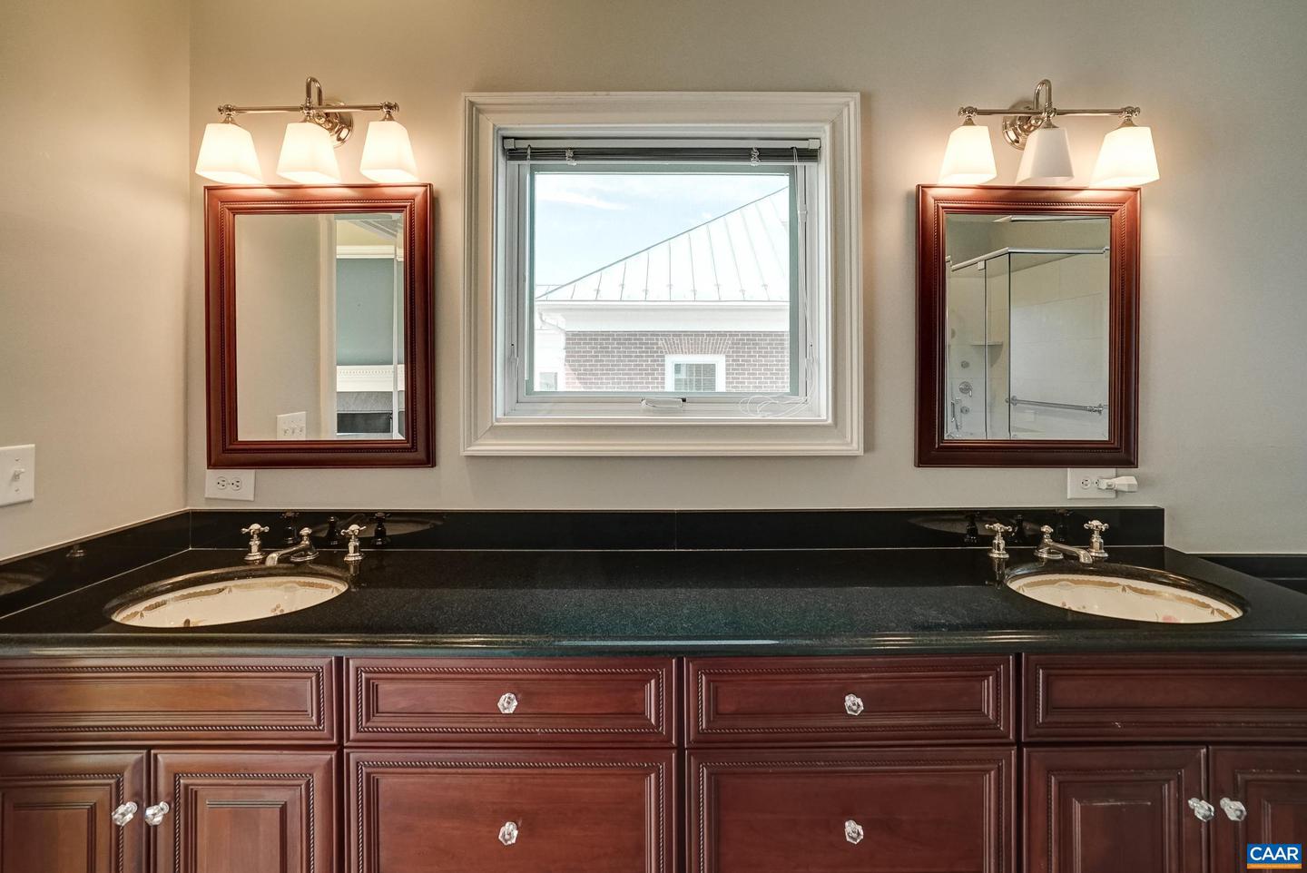 512 WORTHINGTON DR #B, CHARLOTTESVILLE, Virginia 22903, 2 Bedrooms Bedrooms, ,2 BathroomsBathrooms,Residential,For sale,512 WORTHINGTON DR #B,664846 MLS # 664846