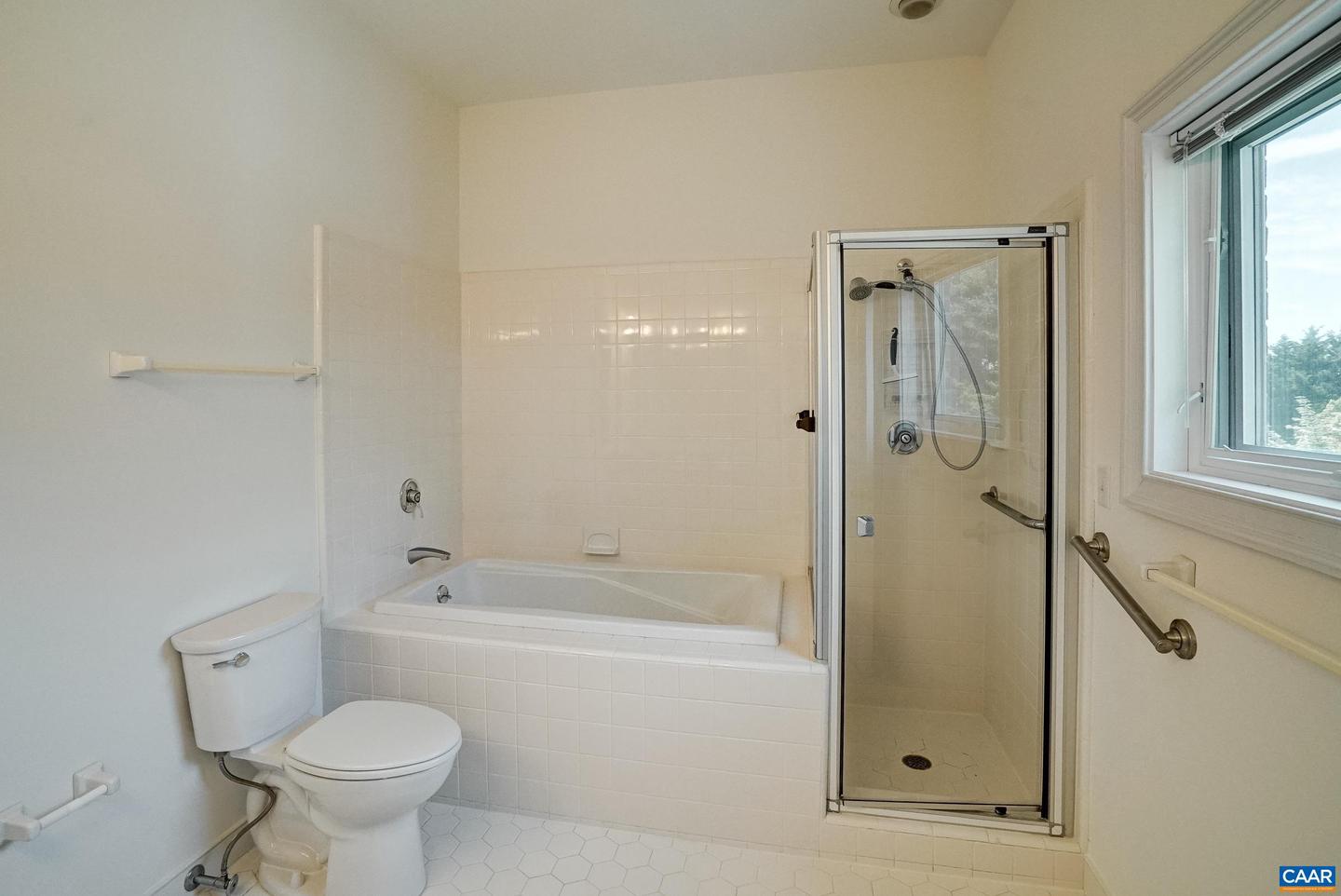 512 WORTHINGTON DR #B, CHARLOTTESVILLE, Virginia 22903, 2 Bedrooms Bedrooms, ,2 BathroomsBathrooms,Residential,For sale,512 WORTHINGTON DR #B,664846 MLS # 664846