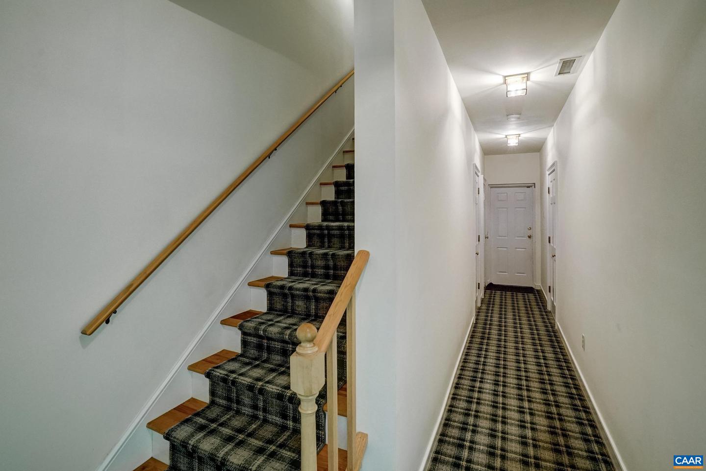 512 WORTHINGTON DR #B, CHARLOTTESVILLE, Virginia 22903, 2 Bedrooms Bedrooms, ,2 BathroomsBathrooms,Residential,For sale,512 WORTHINGTON DR #B,664846 MLS # 664846