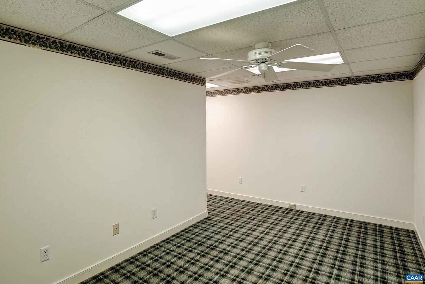 512 WORTHINGTON DR #B, CHARLOTTESVILLE, Virginia 22903, 2 Bedrooms Bedrooms, ,2 BathroomsBathrooms,Residential,For sale,512 WORTHINGTON DR #B,664846 MLS # 664846