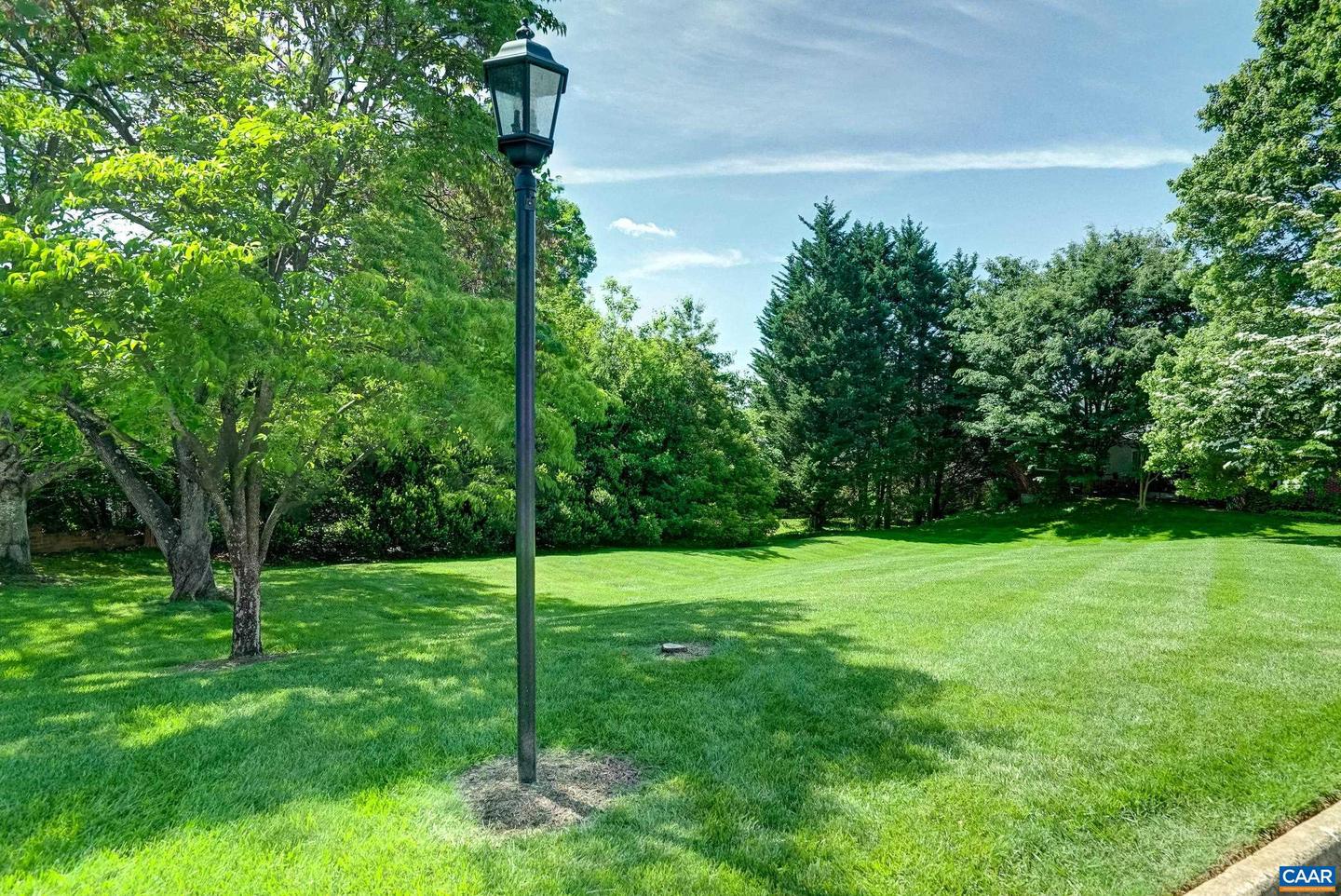 512 WORTHINGTON DR #B, CHARLOTTESVILLE, Virginia 22903, 2 Bedrooms Bedrooms, ,2 BathroomsBathrooms,Residential,For sale,512 WORTHINGTON DR #B,664846 MLS # 664846