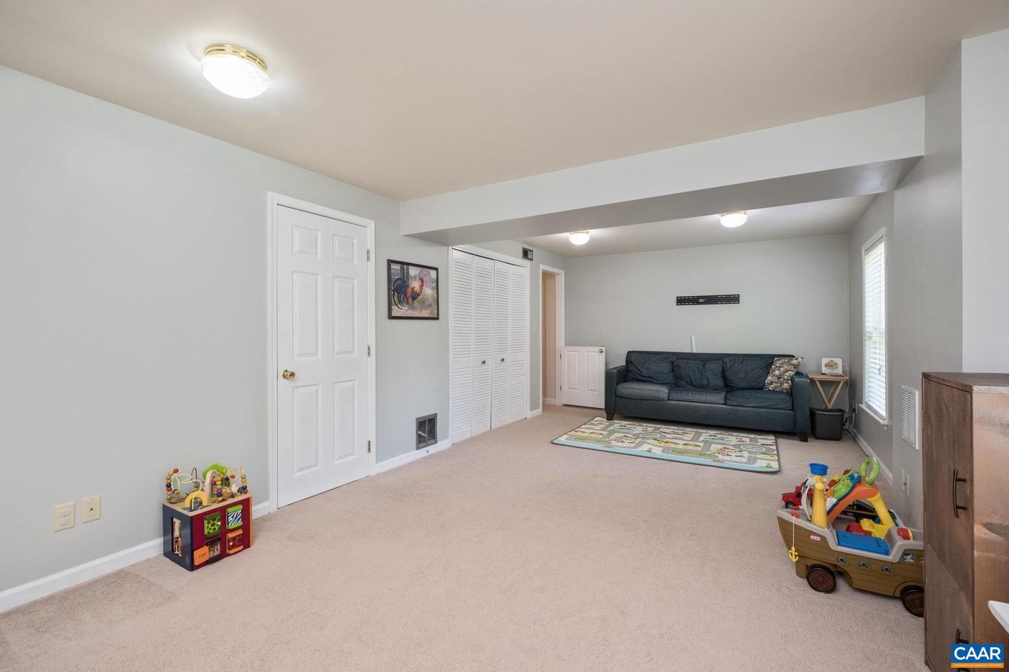 1902 ENGLISH OAKS CIR N, CHARLOTTESVILLE, Virginia 22911, 5 Bedrooms Bedrooms, ,3 BathroomsBathrooms,Residential,For sale,1902 ENGLISH OAKS CIR N,664835 MLS # 664835