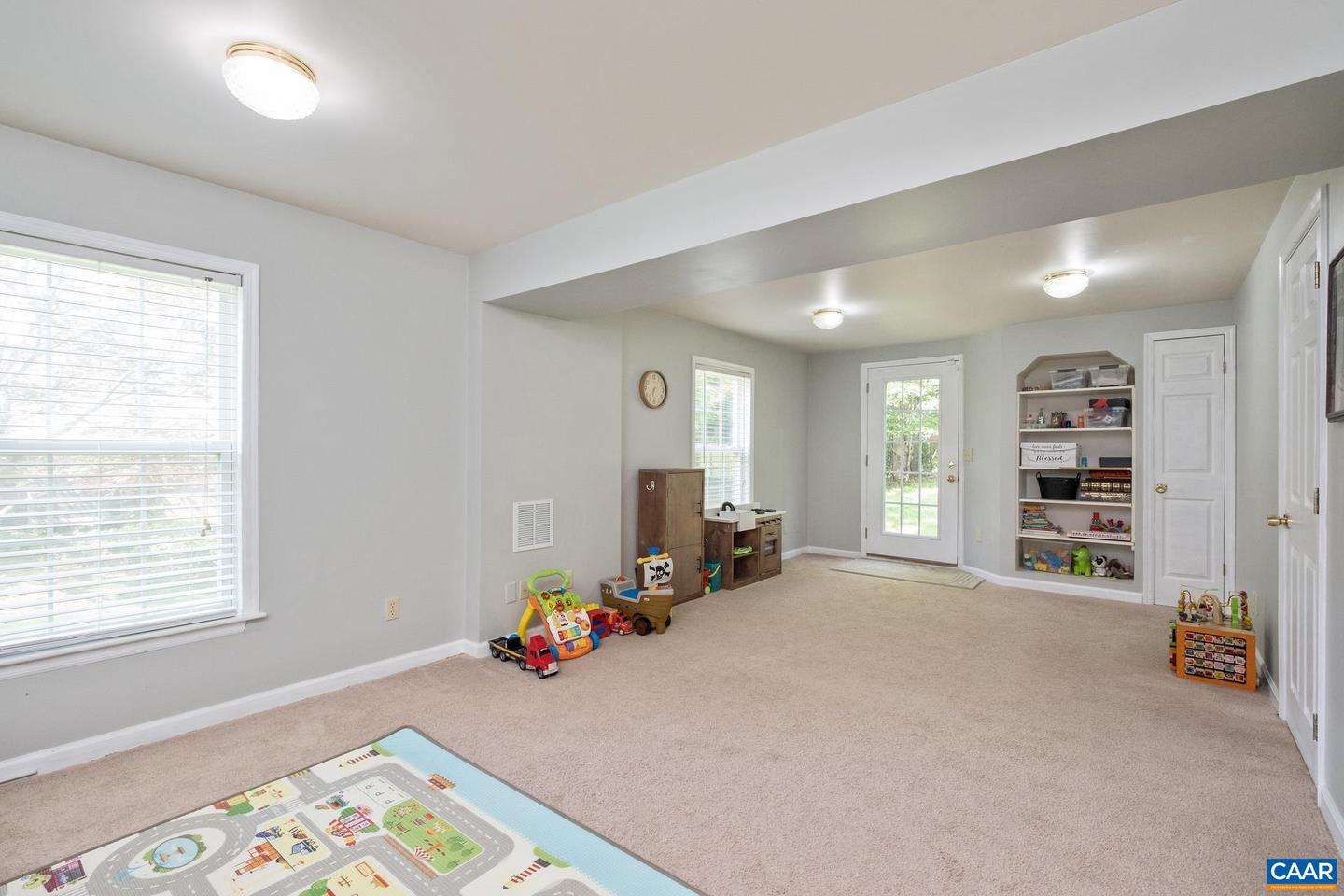 1902 ENGLISH OAKS CIR N, CHARLOTTESVILLE, Virginia 22911, 5 Bedrooms Bedrooms, ,3 BathroomsBathrooms,Residential,For sale,1902 ENGLISH OAKS CIR N,664835 MLS # 664835