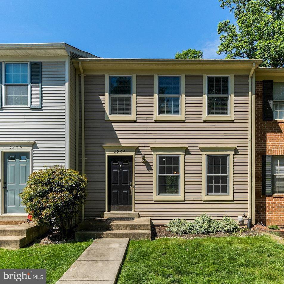 3924 COLLIS OAK CT, FAIRFAX, Virginia 22033, 3 Bedrooms Bedrooms, ,3 BathroomsBathrooms,Residential,For sale,3924 COLLIS OAK CT,VAFX2242772 MLS # VAFX2242772