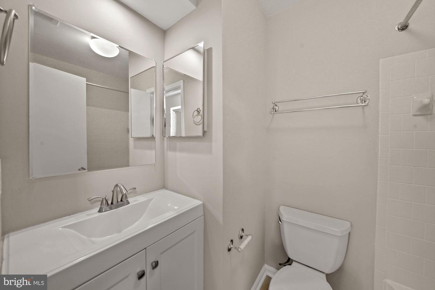 3924 COLLIS OAK CT, FAIRFAX, Virginia 22033, 3 Bedrooms Bedrooms, ,3 BathroomsBathrooms,Residential,For sale,3924 COLLIS OAK CT,VAFX2242772 MLS # VAFX2242772