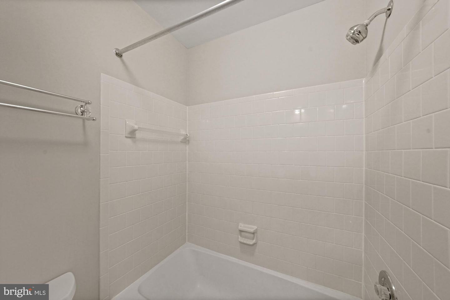 3924 COLLIS OAK CT, FAIRFAX, Virginia 22033, 3 Bedrooms Bedrooms, ,3 BathroomsBathrooms,Residential,For sale,3924 COLLIS OAK CT,VAFX2242772 MLS # VAFX2242772