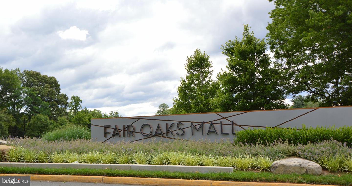 3924 COLLIS OAK CT, FAIRFAX, Virginia 22033, 3 Bedrooms Bedrooms, ,3 BathroomsBathrooms,Residential,For sale,3924 COLLIS OAK CT,VAFX2242772 MLS # VAFX2242772