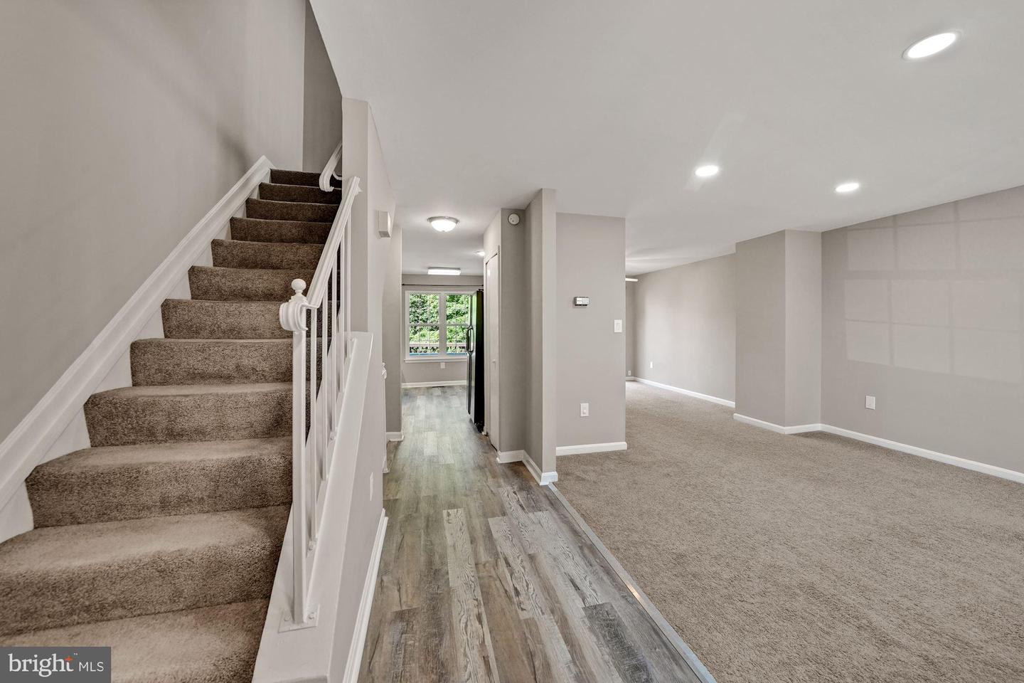 3924 COLLIS OAK CT, FAIRFAX, Virginia 22033, 3 Bedrooms Bedrooms, ,3 BathroomsBathrooms,Residential,For sale,3924 COLLIS OAK CT,VAFX2242772 MLS # VAFX2242772