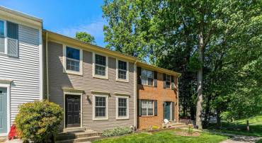 3924 COLLIS OAK CT, FAIRFAX, Virginia 22033, 3 Bedrooms Bedrooms, ,3 BathroomsBathrooms,Residential,For sale,3924 COLLIS OAK CT,VAFX2242772 MLS # VAFX2242772