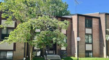 9717 KINGS CROWN CT #201, FAIRFAX, Virginia 22031, 2 Bedrooms Bedrooms, ,2 BathroomsBathrooms,Residential,For sale,9717 KINGS CROWN CT #201,VAFX2242792 MLS # VAFX2242792