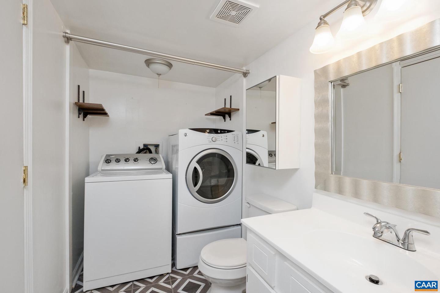 30 SPRING CT, CHARLOTTESVILLE, Virginia 22901, 2 Bedrooms Bedrooms, ,1 BathroomBathrooms,Residential,For sale,30 SPRING CT,664872 MLS # 664872