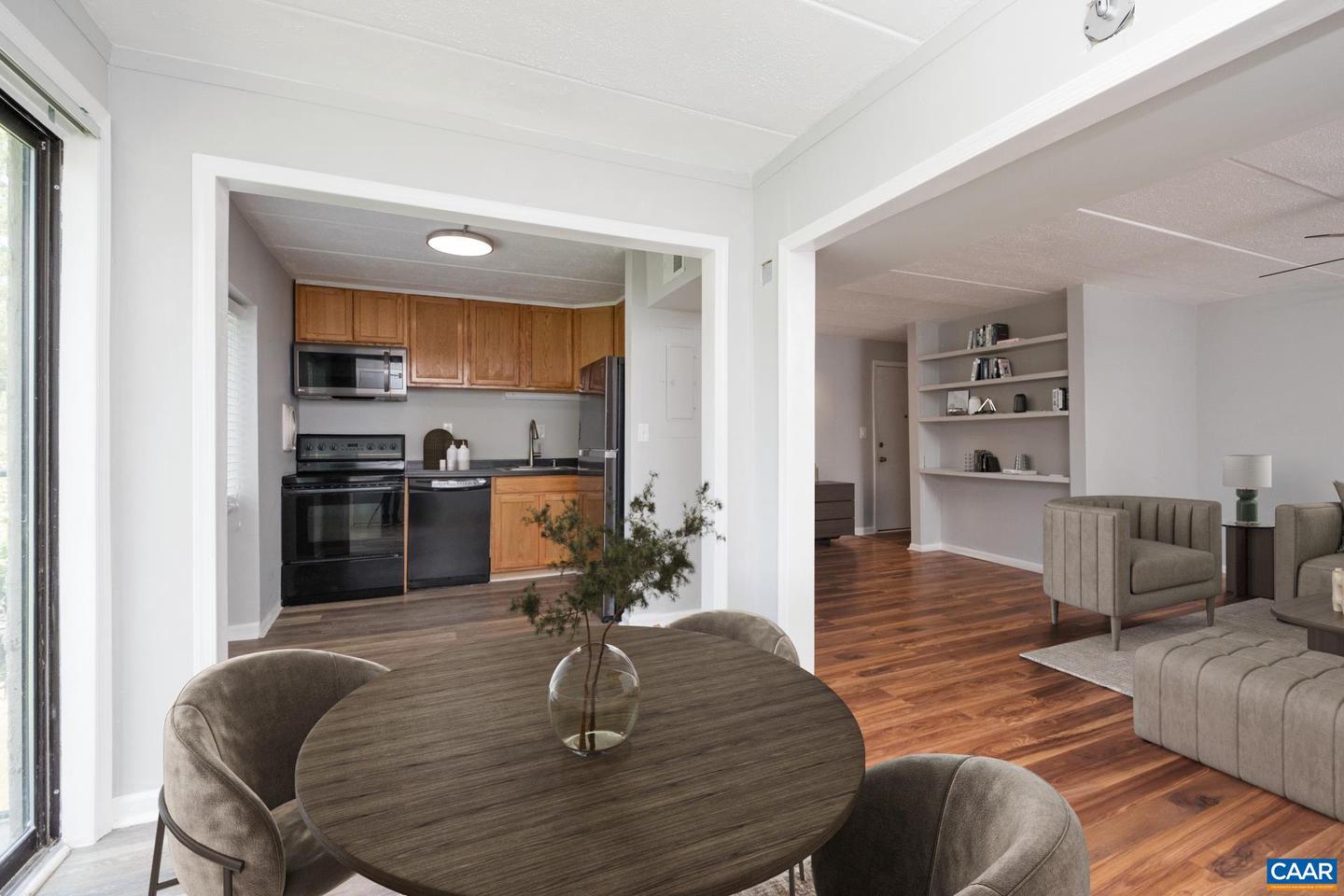30 SPRING CT, CHARLOTTESVILLE, Virginia 22901, 2 Bedrooms Bedrooms, ,1 BathroomBathrooms,Residential,For sale,30 SPRING CT,664872 MLS # 664872