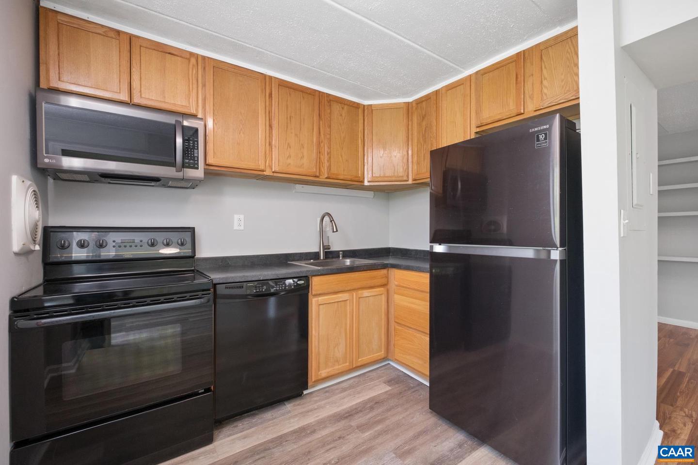 30 SPRING CT, CHARLOTTESVILLE, Virginia 22901, 2 Bedrooms Bedrooms, ,1 BathroomBathrooms,Residential,For sale,30 SPRING CT,664872 MLS # 664872