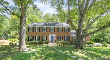 102 POWHATAN CIR, CHARLOTTESVILLE, Virginia 22901, 4 Bedrooms Bedrooms, ,3 BathroomsBathrooms,Residential,For sale,102 POWHATAN CIR,664830 MLS # 664830