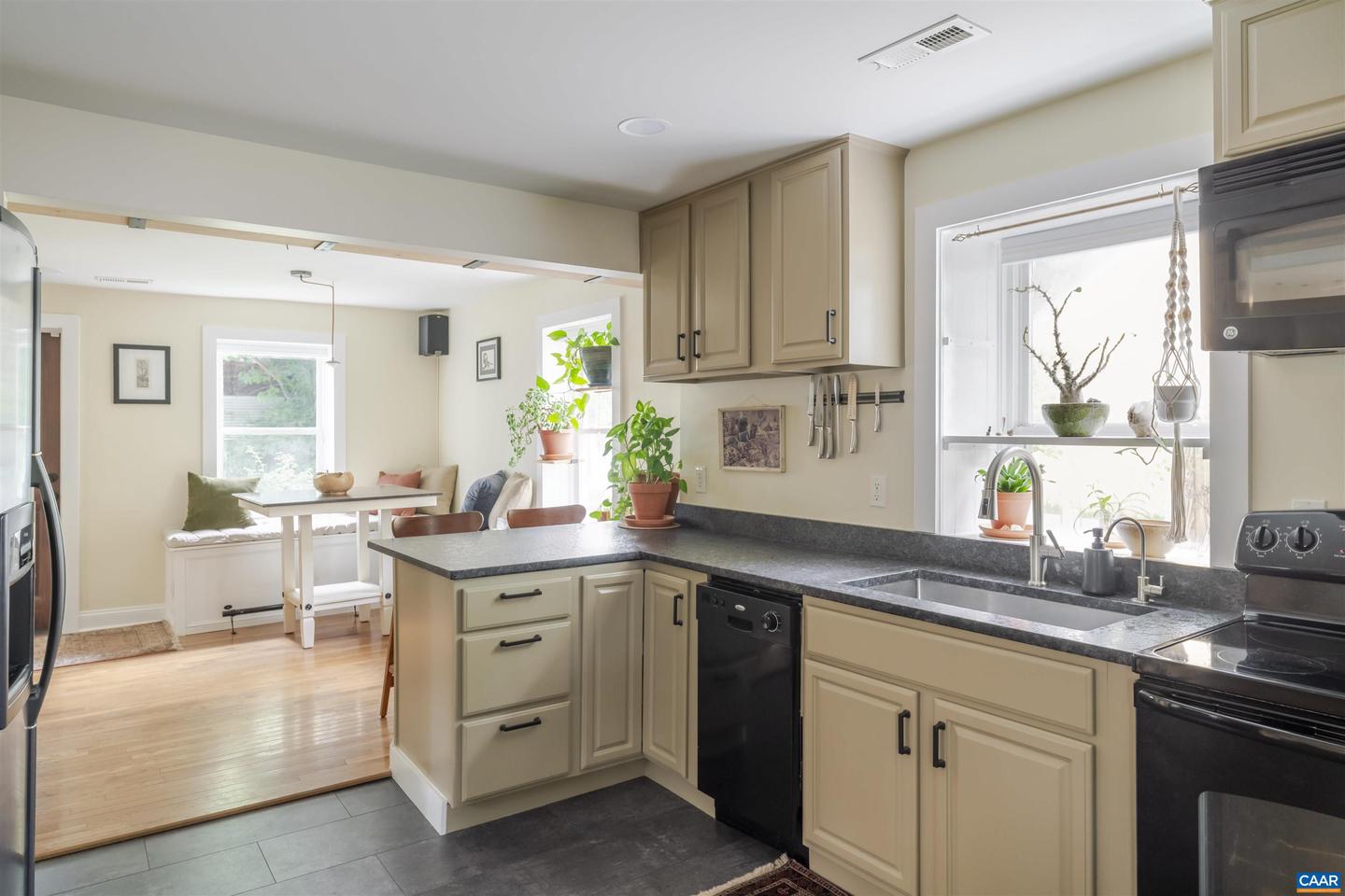 304 NW 11TH ST, CHARLOTTESVILLE, Virginia 22903, 2 Bedrooms Bedrooms, ,1 BathroomBathrooms,Residential,For sale,304 NW 11TH ST,664868 MLS # 664868