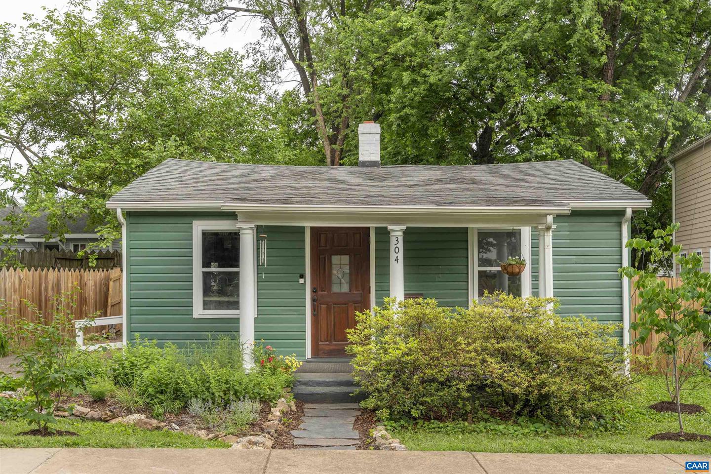 304 NW 11TH ST, CHARLOTTESVILLE, Virginia 22903, 2 Bedrooms Bedrooms, ,1 BathroomBathrooms,Residential,For sale,304 NW 11TH ST,664868 MLS # 664868
