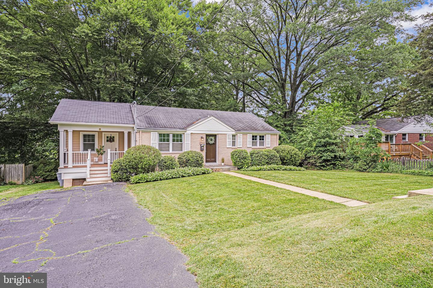 2722 WOODLEY PL, FALLS CHURCH, Virginia 22046, 4 Bedrooms Bedrooms, ,2 BathroomsBathrooms,Residential,For sale,2722 WOODLEY PL,VAFX2242806 MLS # VAFX2242806