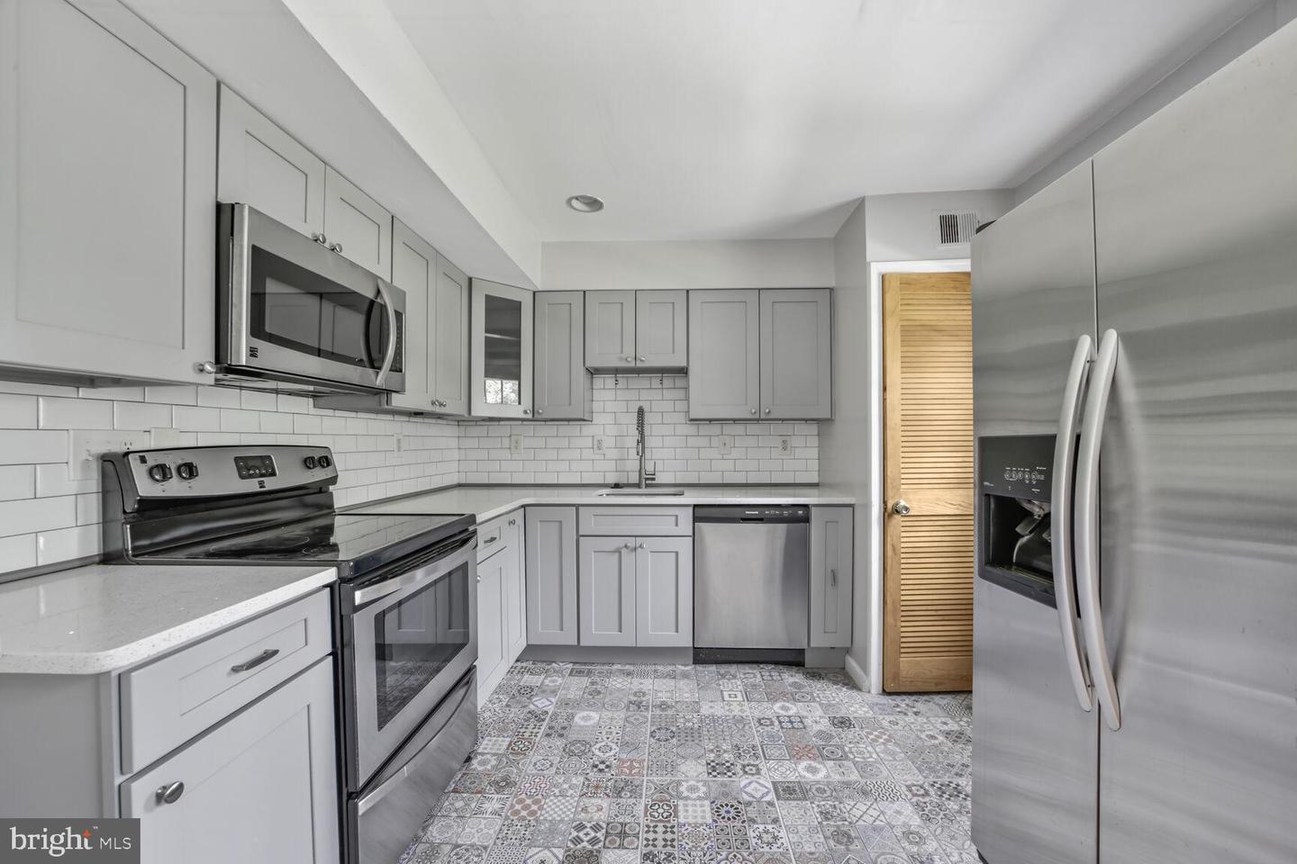2019 38TH ST SE #B, WASHINGTON, District Of Columbia 20020, 2 Bedrooms Bedrooms, ,1 BathroomBathrooms,Residential,For sale,2019 38TH ST SE #B,DCDC2202190 MLS # DCDC2202190