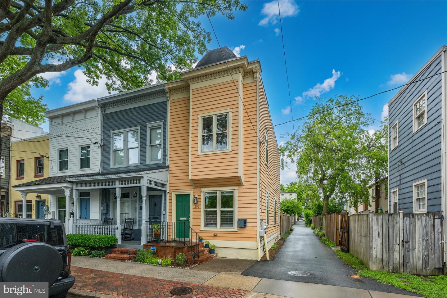 303 N WEST ST, ALEXANDRIA, Virginia 22314, 2 Bedrooms Bedrooms, ,2 BathroomsBathrooms,Residential,For sale,303 N WEST ST,VAAX2045658 MLS # VAAX2045658