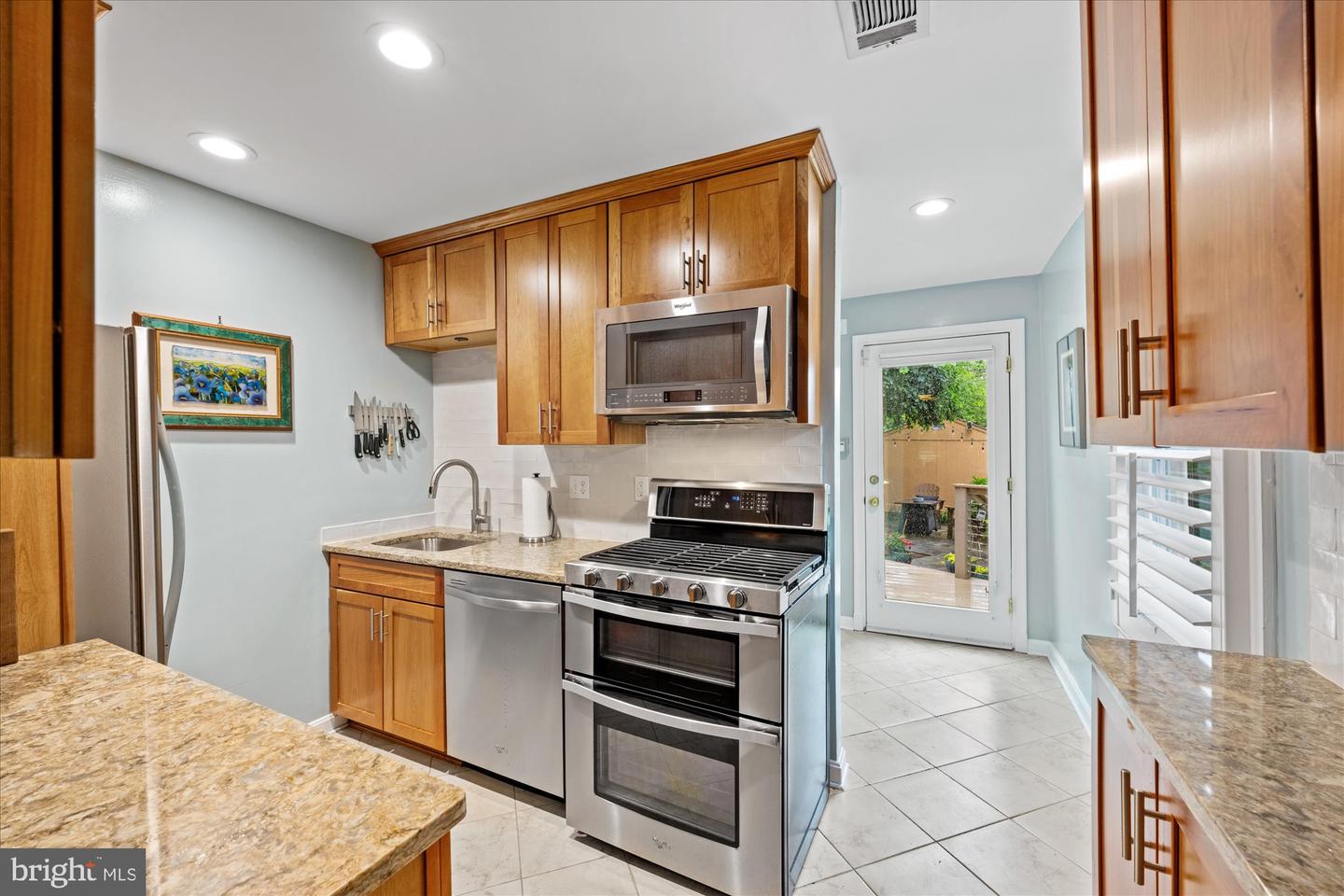 303 N WEST ST, ALEXANDRIA, Virginia 22314, 2 Bedrooms Bedrooms, ,2 BathroomsBathrooms,Residential,For sale,303 N WEST ST,VAAX2045658 MLS # VAAX2045658