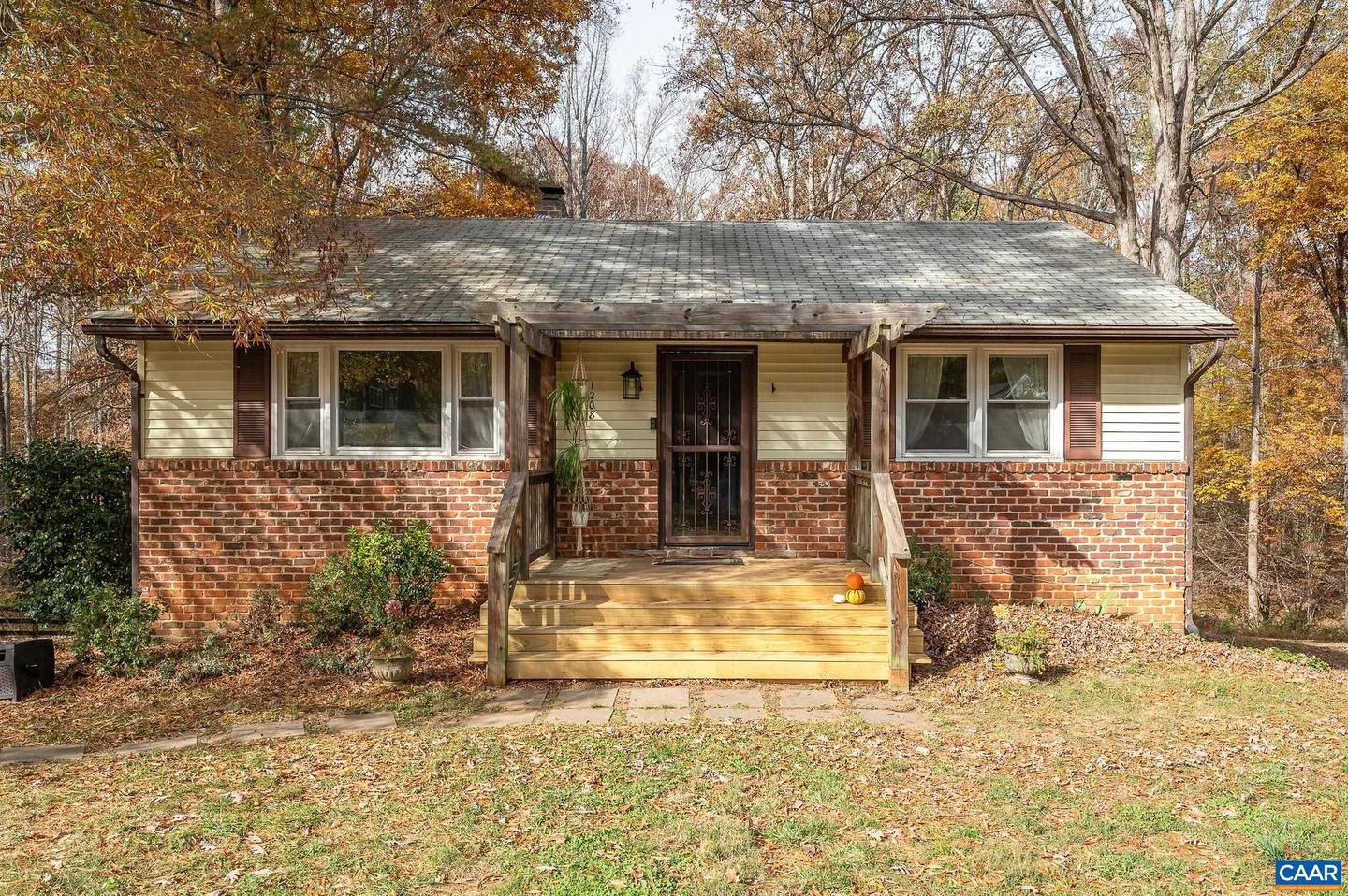 1208 OAK HILL DR, CHARLOTTESVILLE, Virginia 22902, 3 Bedrooms Bedrooms, ,2 BathroomsBathrooms,Residential,For sale,1208 OAK HILL DR,664894 MLS # 664894