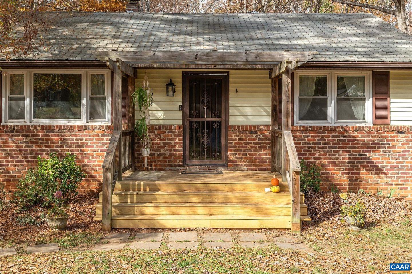 1208 OAK HILL DR, CHARLOTTESVILLE, Virginia 22902, 3 Bedrooms Bedrooms, ,2 BathroomsBathrooms,Residential,For sale,1208 OAK HILL DR,664894 MLS # 664894