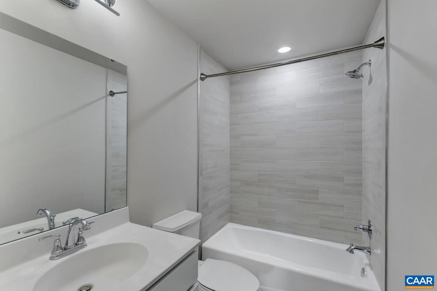 34 A ASHLIN COVE, CHARLOTTESVILLE, Virginia 22901, 3 Bedrooms Bedrooms, ,2 BathroomsBathrooms,Residential,For sale,34 A ASHLIN COVE,664899 MLS # 664899