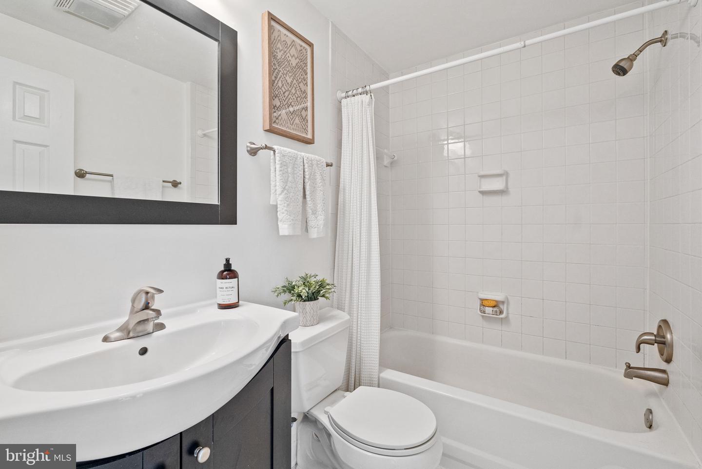 1825 T ST NW #701, WASHINGTON, District Of Columbia 20009, ,1 BathroomBathrooms,Residential,For sale,1825 T ST NW #701,DCDC2202224 MLS # DCDC2202224