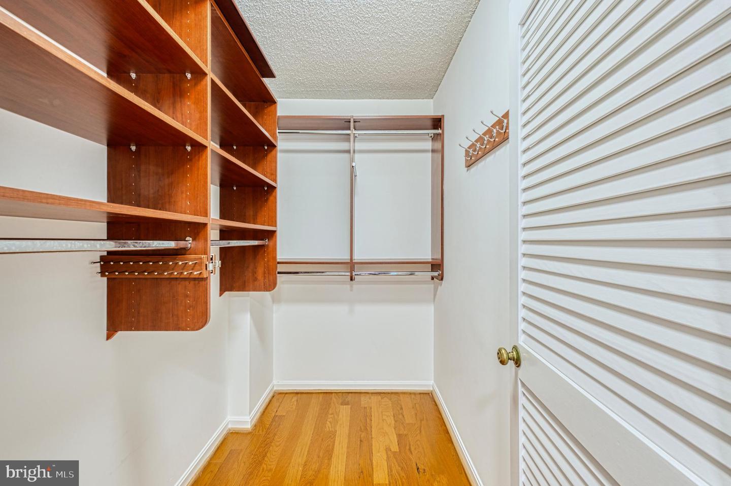1101 S ARLINGTON RIDGE RD #216, ARLINGTON, Virginia 22202, 3 Bedrooms Bedrooms, ,3 BathroomsBathrooms,Residential,For sale,1101 S ARLINGTON RIDGE RD #216,VAAR2058112 MLS # VAAR2058112