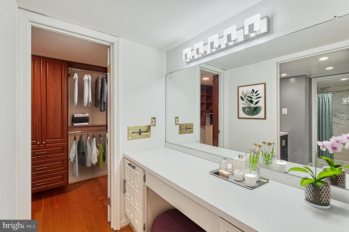 1101 S ARLINGTON RIDGE RD #216, ARLINGTON, Virginia 22202, 3 Bedrooms Bedrooms, ,3 BathroomsBathrooms,Residential,For sale,1101 S ARLINGTON RIDGE RD #216,VAAR2058112 MLS # VAAR2058112