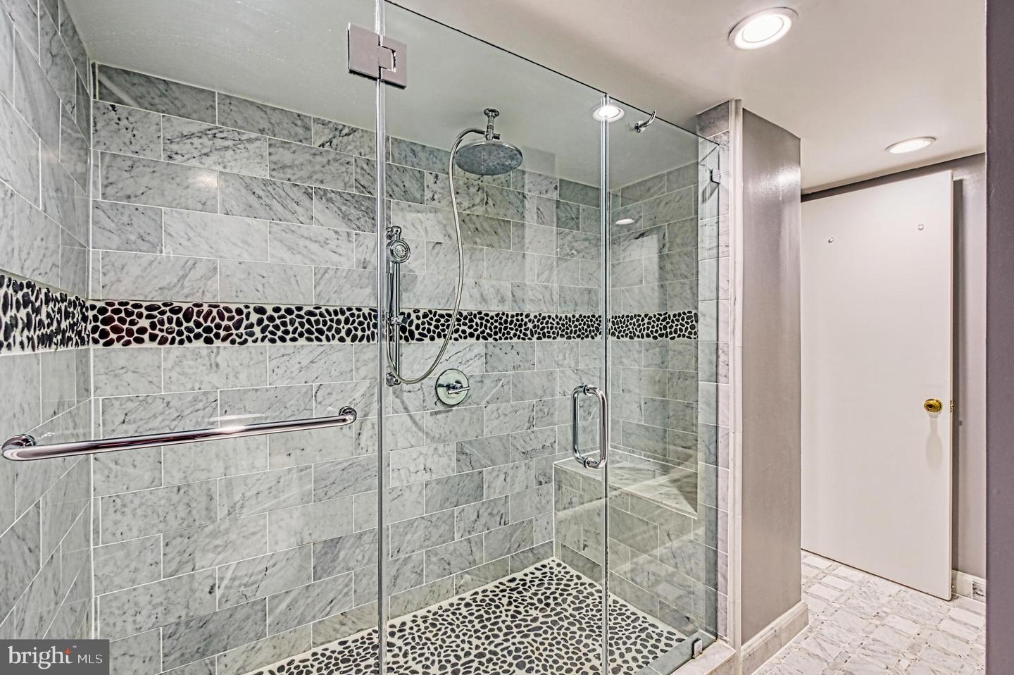 1101 S ARLINGTON RIDGE RD #216, ARLINGTON, Virginia 22202, 3 Bedrooms Bedrooms, ,3 BathroomsBathrooms,Residential,For sale,1101 S ARLINGTON RIDGE RD #216,VAAR2058112 MLS # VAAR2058112
