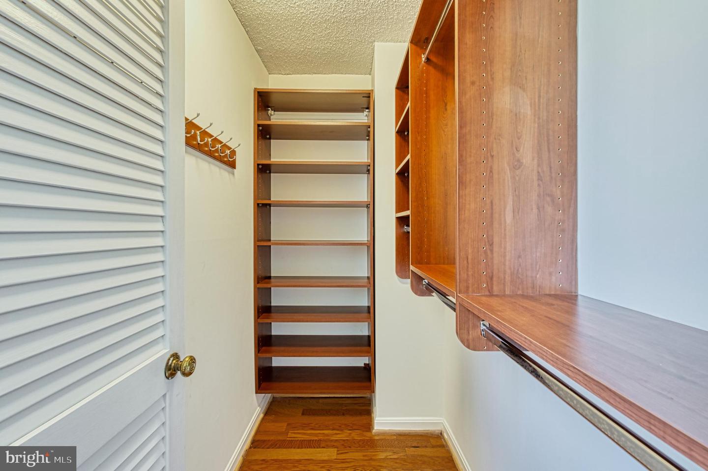 1101 S ARLINGTON RIDGE RD #216, ARLINGTON, Virginia 22202, 3 Bedrooms Bedrooms, ,3 BathroomsBathrooms,Residential,For sale,1101 S ARLINGTON RIDGE RD #216,VAAR2058112 MLS # VAAR2058112