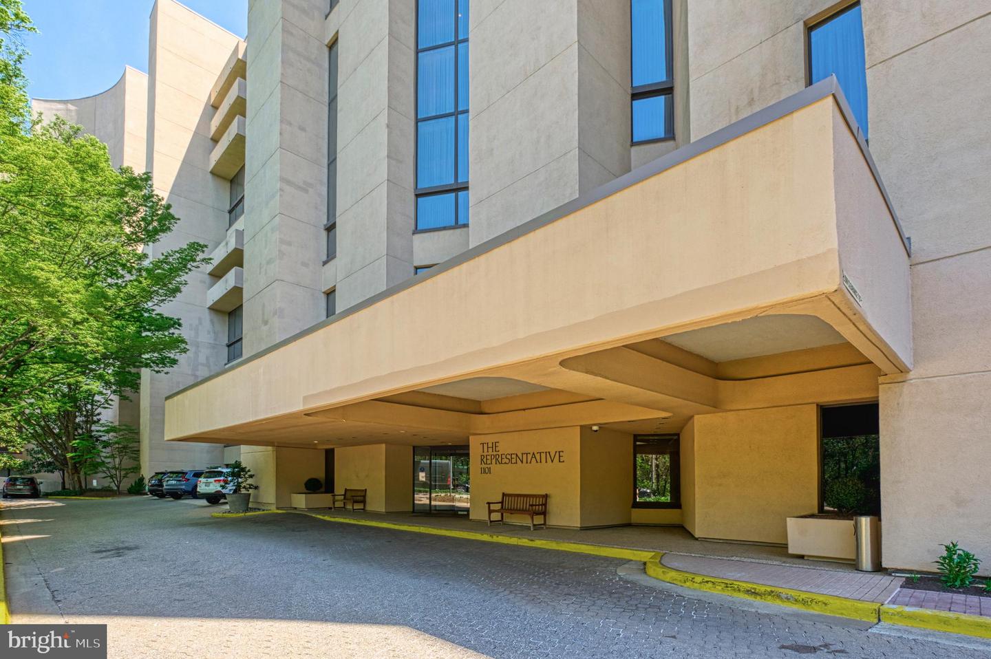 1101 S ARLINGTON RIDGE RD #216, ARLINGTON, Virginia 22202, 3 Bedrooms Bedrooms, ,3 BathroomsBathrooms,Residential,For sale,1101 S ARLINGTON RIDGE RD #216,VAAR2058112 MLS # VAAR2058112