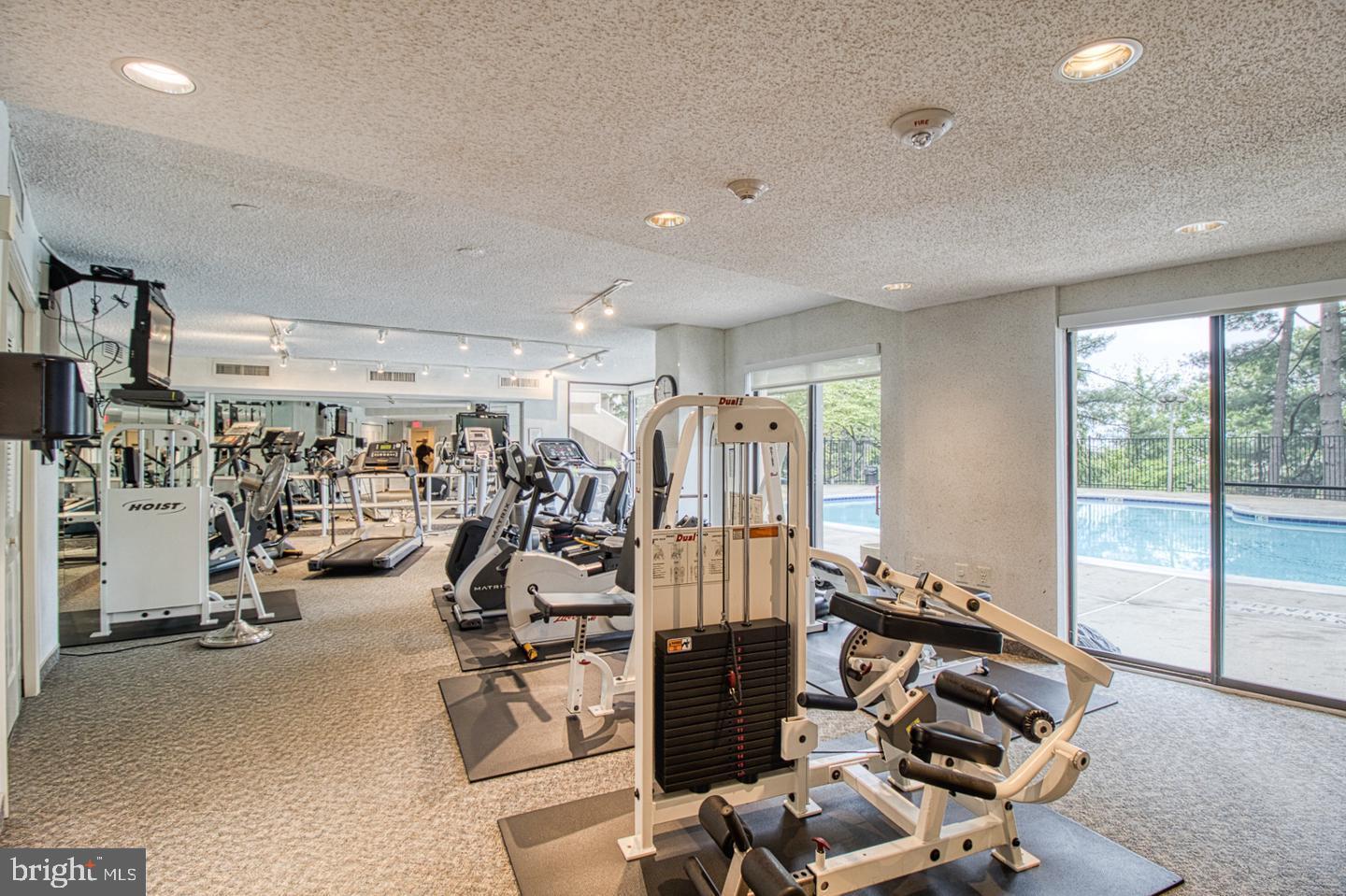 1101 S ARLINGTON RIDGE RD #216, ARLINGTON, Virginia 22202, 3 Bedrooms Bedrooms, ,3 BathroomsBathrooms,Residential,For sale,1101 S ARLINGTON RIDGE RD #216,VAAR2058112 MLS # VAAR2058112