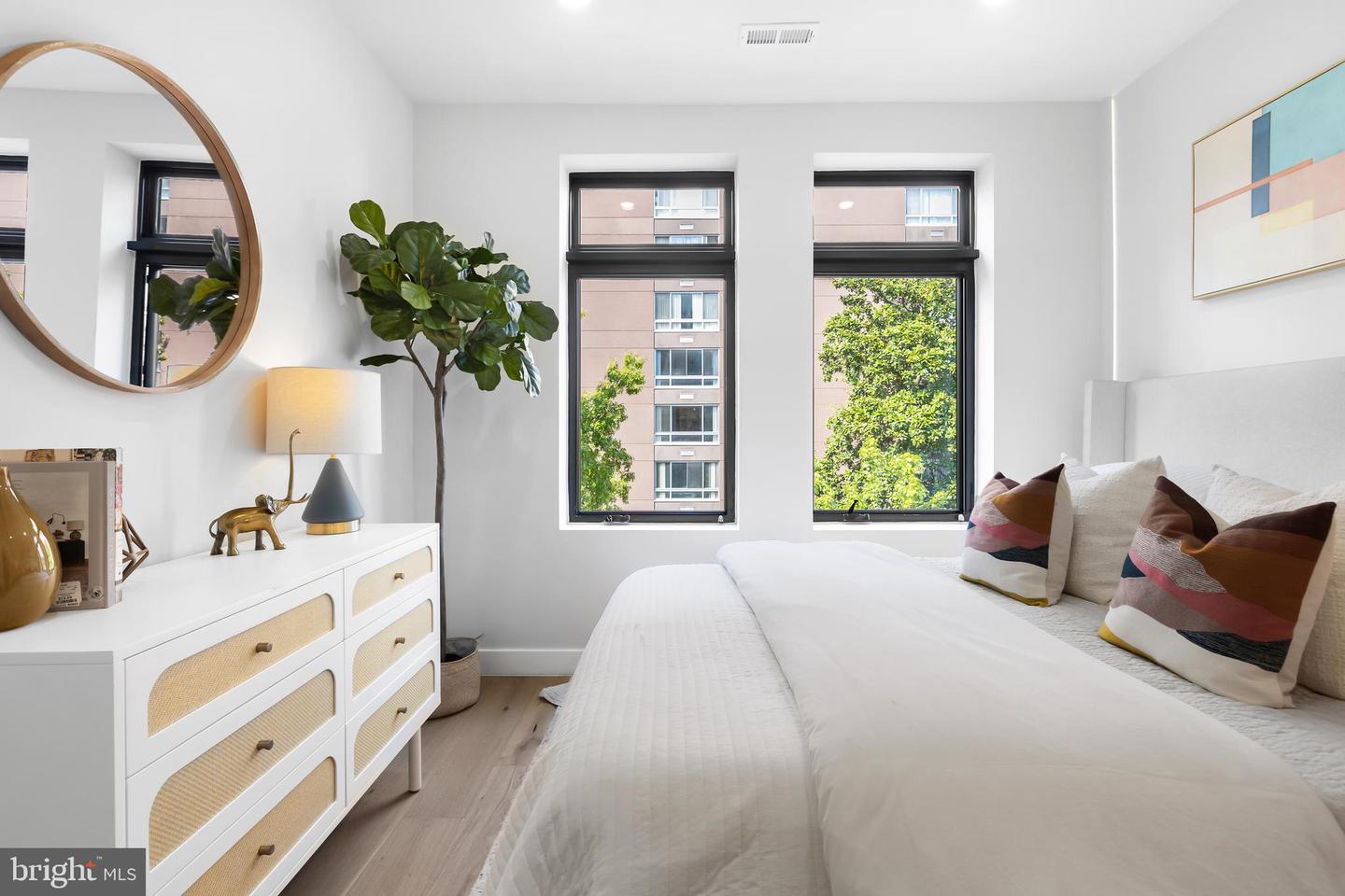 1208 M ST NW #52, WASHINGTON, District Of Columbia 20005, 2 Bedrooms Bedrooms, ,2 BathroomsBathrooms,Residential,For sale,1208 M ST NW #52,DCDC2202268 MLS # DCDC2202268
