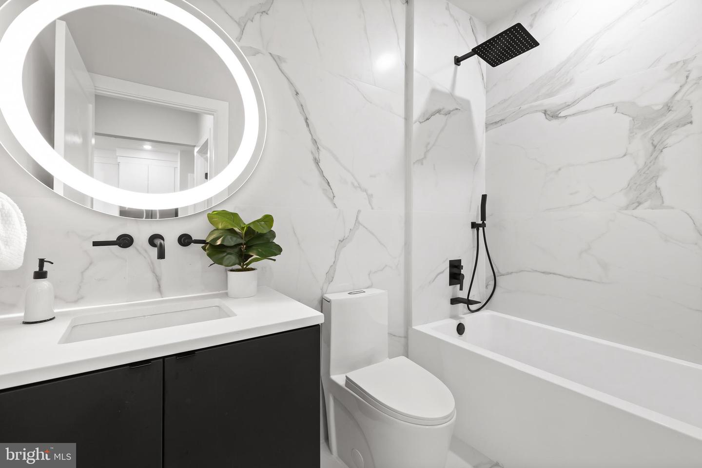 1208 M ST NW #52, WASHINGTON, District Of Columbia 20005, 2 Bedrooms Bedrooms, ,2 BathroomsBathrooms,Residential,For sale,1208 M ST NW #52,DCDC2202268 MLS # DCDC2202268