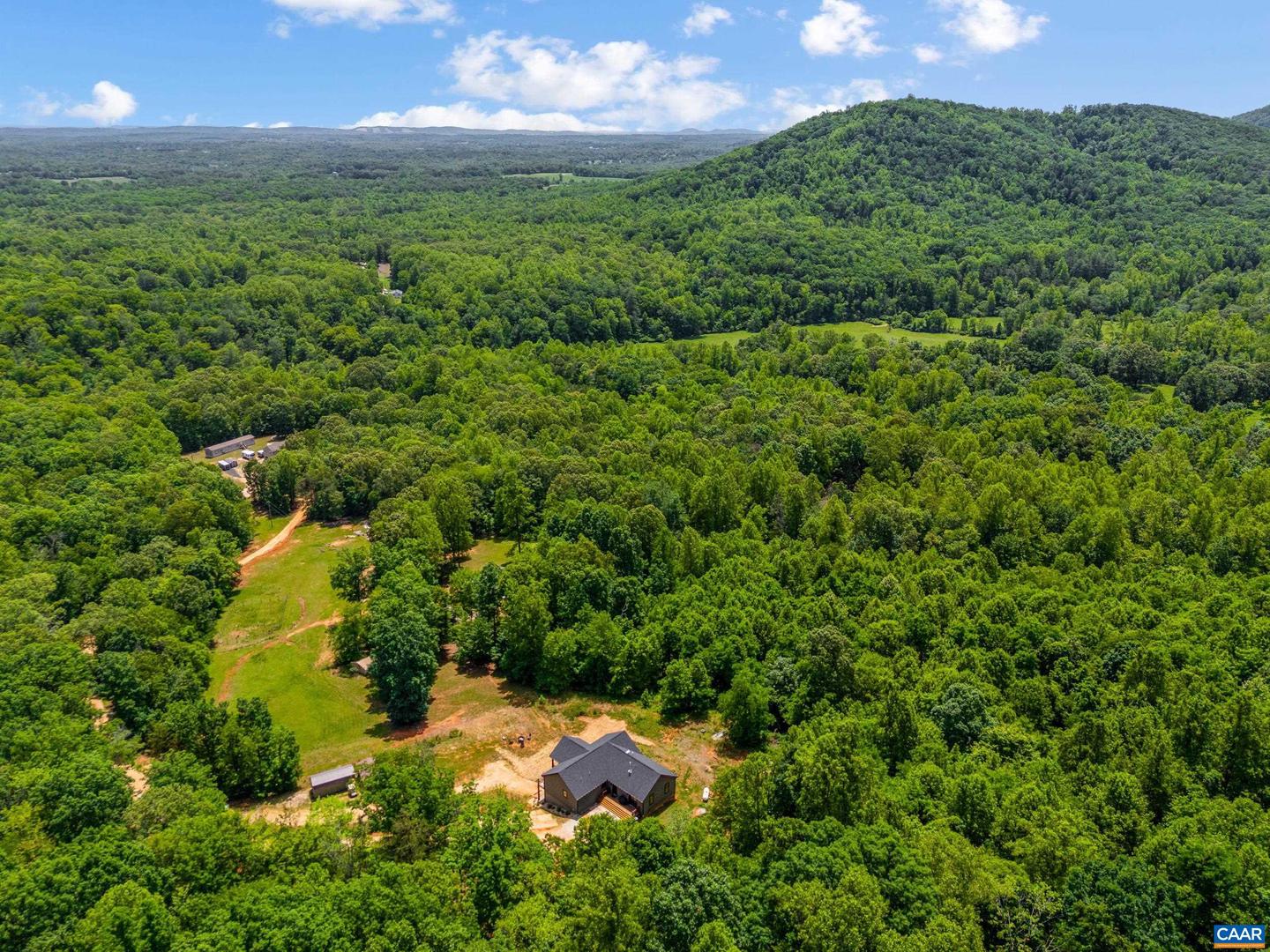929 POOR HOUSE FARM RD, AMHERST, Virginia 24521, 3 Bedrooms Bedrooms, ,4 BathroomsBathrooms,Residential,For sale,929 POOR HOUSE FARM RD,664906 MLS # 664906