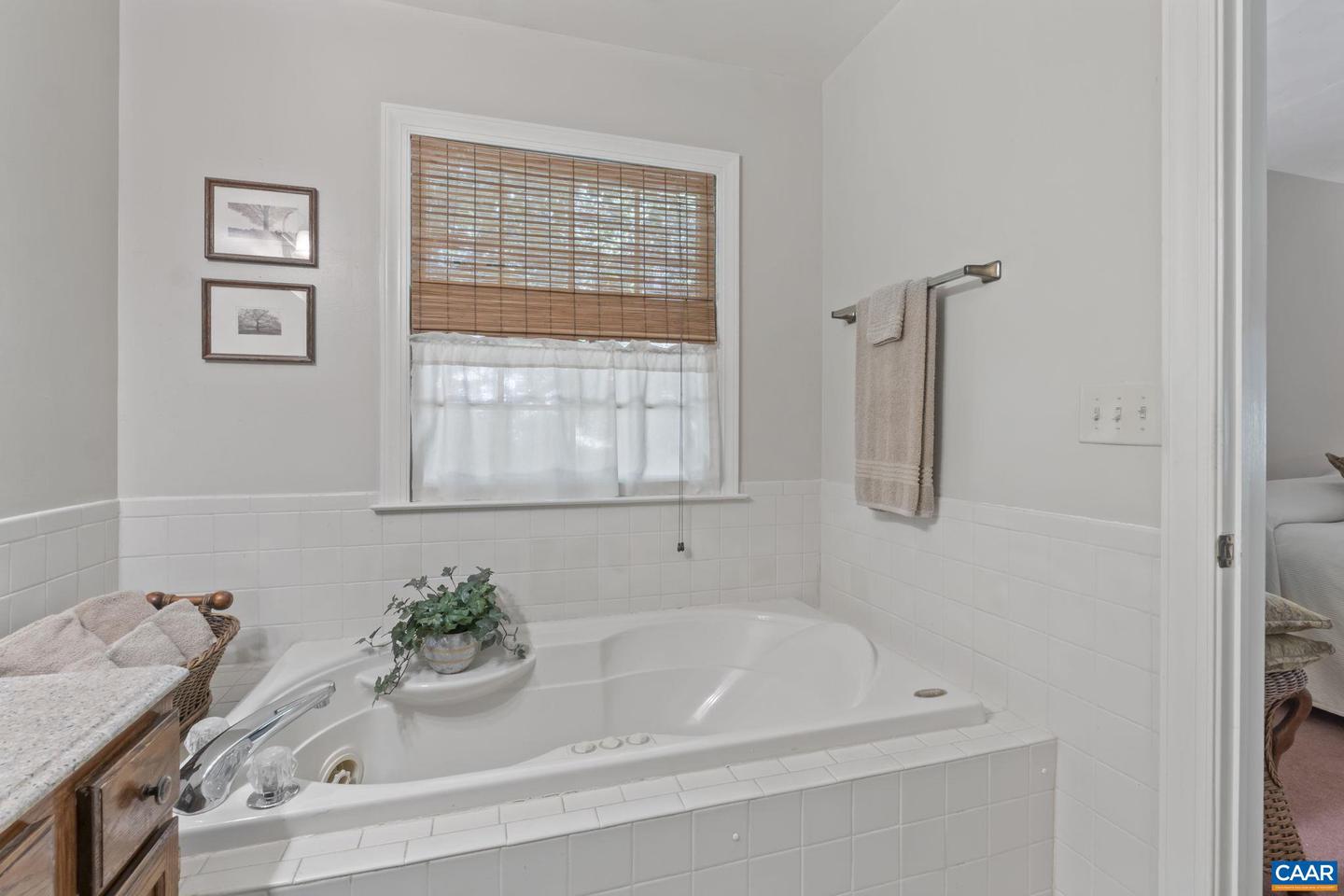 2 WHIPPOORWILL LN, PALMYRA, Virginia 22963, 4 Bedrooms Bedrooms, ,2 BathroomsBathrooms,Residential,For sale,2 WHIPPOORWILL LN,664852 MLS # 664852